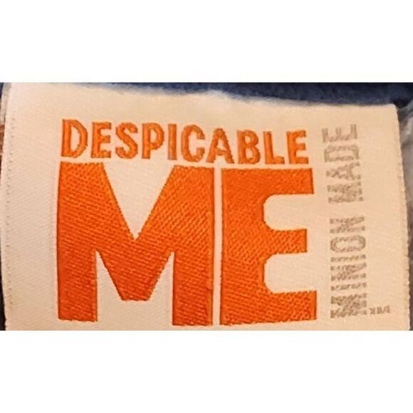DESPICABLE ME Plush blanket. 60" x 47". No stains. EUC. - Picture 7 of 10
